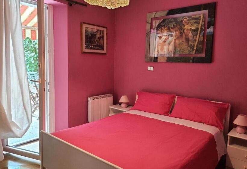 غرفة قياسية مزوَّدة بتراس, Bologna