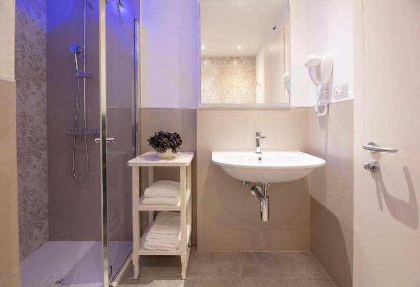 디럭스 룸 킹사이즈 침대, La Caporala