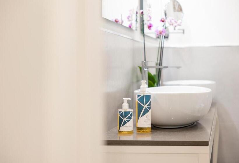 테라스 주니어 스위트, La Caporala