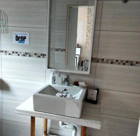 اتاق لوکس خانوادگی, His Vessel Guesthouse Clarens Fs