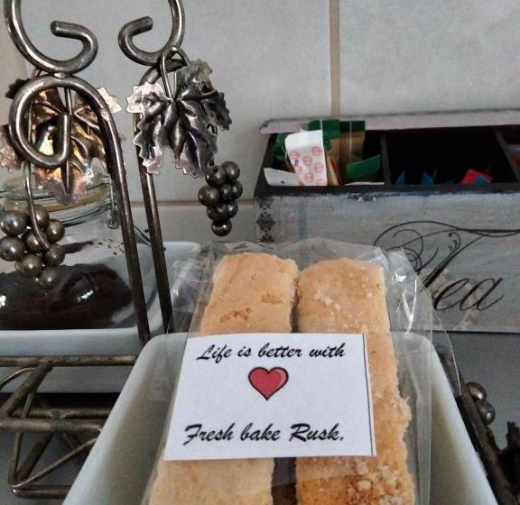 اتاق لوکس خانوادگی, His Vessel Guesthouse Clarens Fs