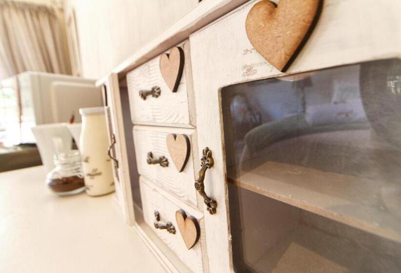 اتاق استاندارد با تخت بزرگ, His Vessel Guesthouse Clarens Fs