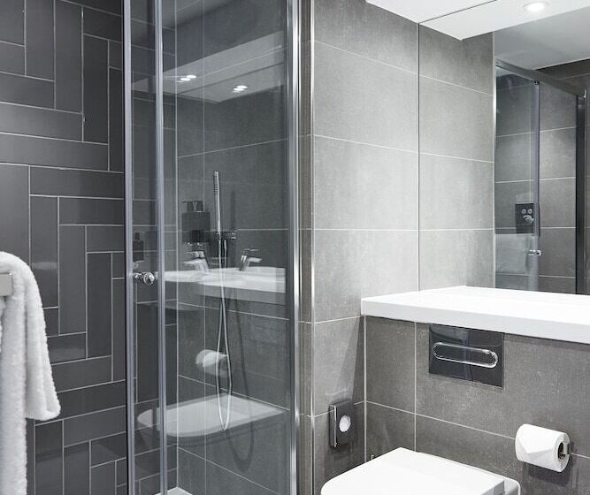 スタンダードスタジオ, Roomzzz York City