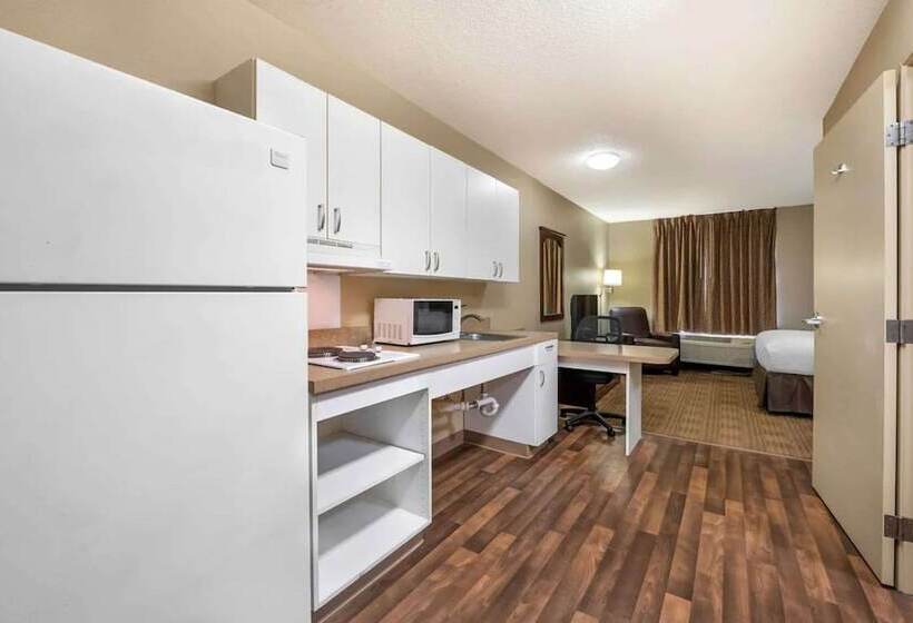 장애인을 위한 스위트, Suburban Studios Columbus North