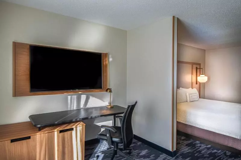 キングサイズベッドのスタンダードルーム, Fairfield Inn Richmond Chester