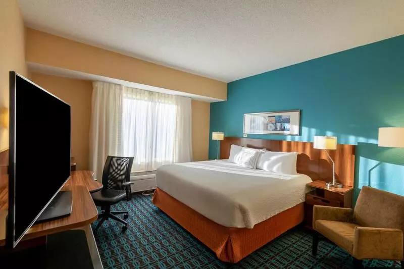 キングサイズベッドのスタンダードルーム, Fairfield Inn Richmond Chester