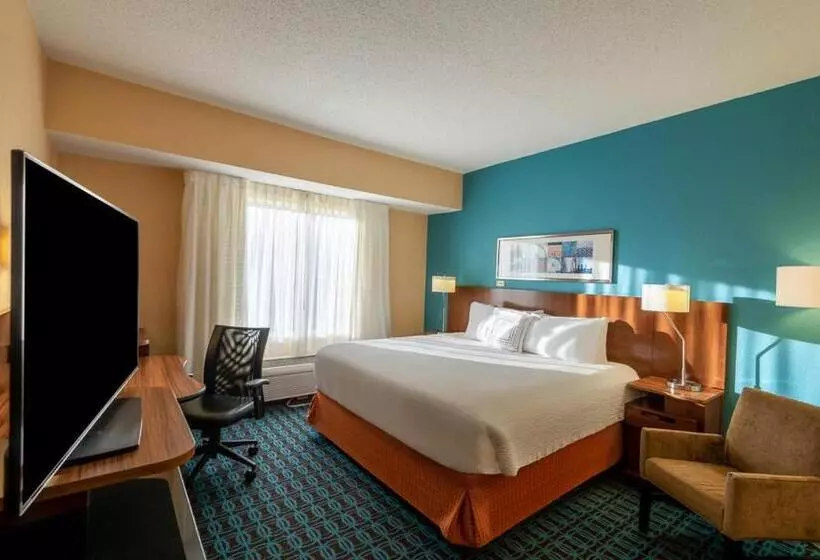 身障者適用キングサイズベッドルーム, Fairfield Inn Richmond Chester
