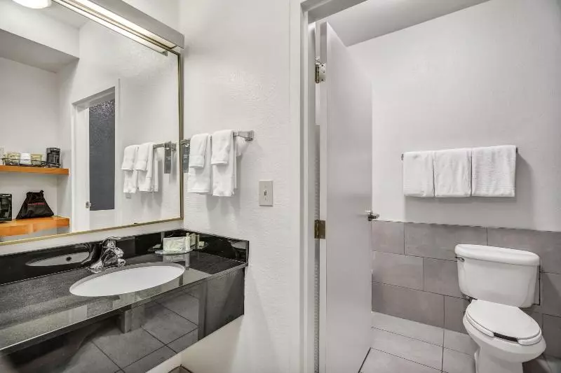 キングサイズベッドのスタンダードルーム, Fairfield By Marriott Inn & Suites Fossil Creek