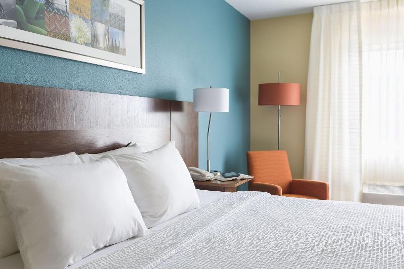 غرفة قياسية سرير كينج, Fairfield Inn & Suites Peru