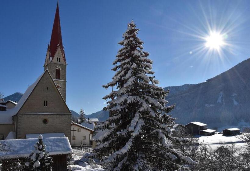 דירת 2 חדרי שינה עם נוף לגינה, Chalet & Appartement Zingerlehof Trens