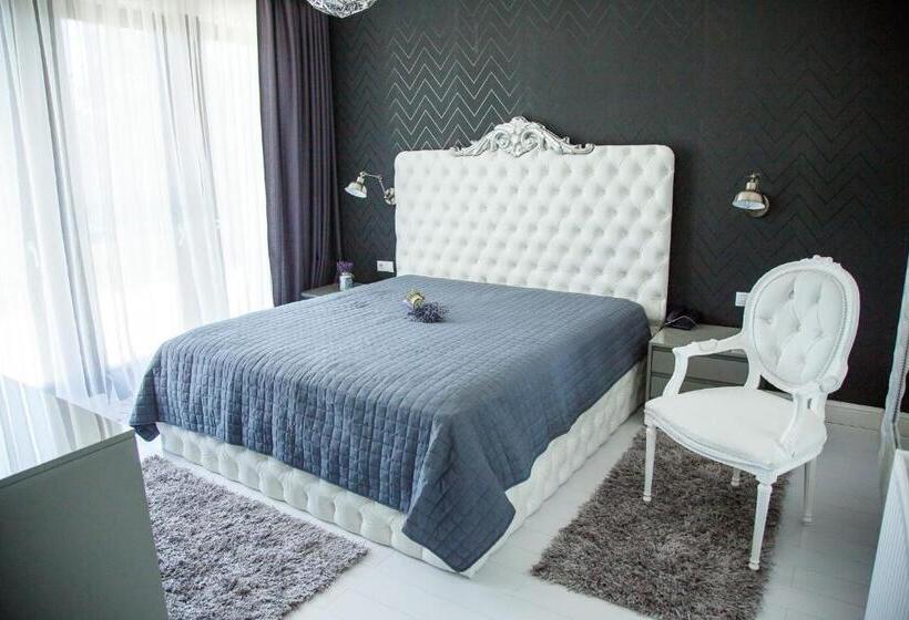 غرفة قياسية, Pensiunea Primaverii