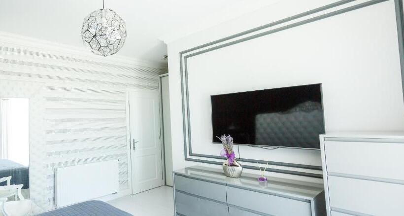 غرفة قياسية, Pensiunea Primaverii