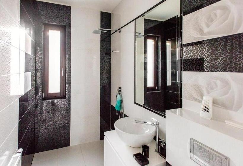 基本间, Pensiunea Primaverii