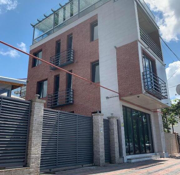 اتاق لوکس, Batumi Hotel R&m