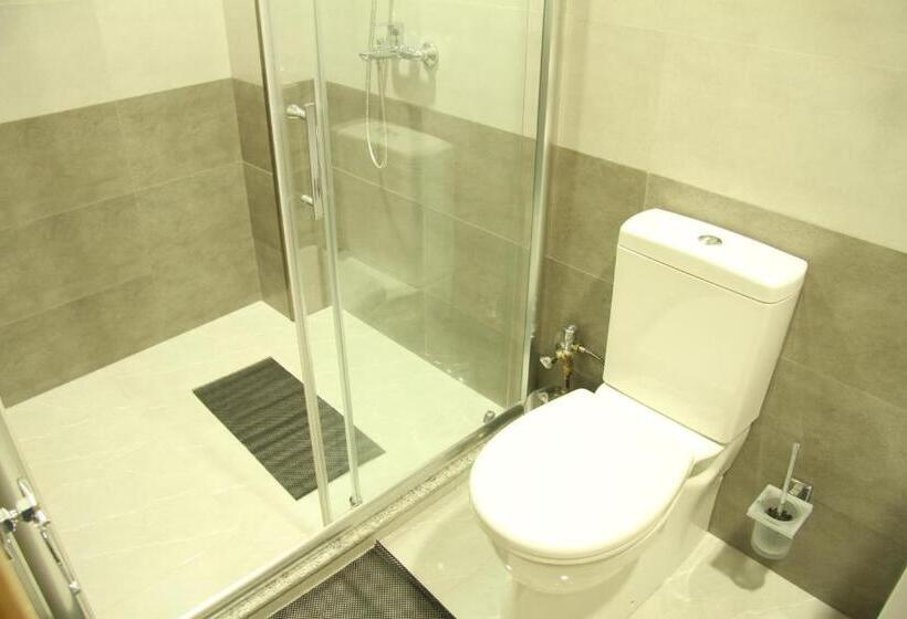 اتاق لوکس, Batumi Hotel R&m