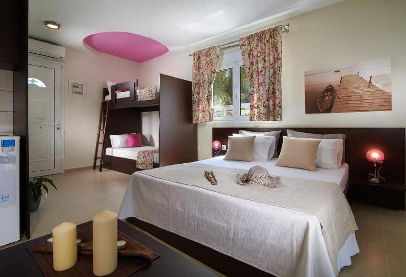 Семейное Студио, Caretta Village