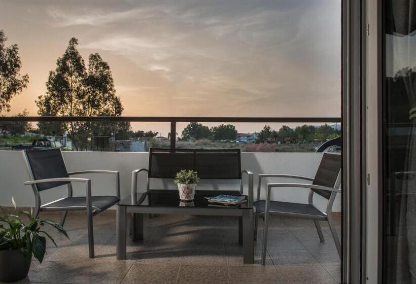 סוויטה, Caretta Village