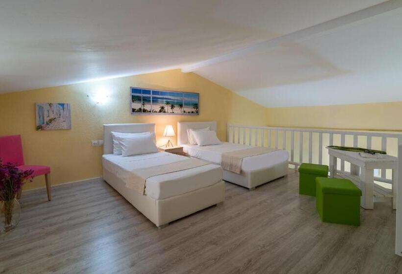 חדר דופלקס, Caretta Village