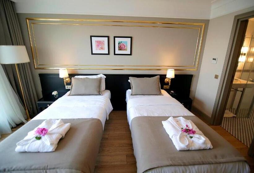 اتاق استاندارد با چشم‌انداز دریا, Reo Hotel & Spa