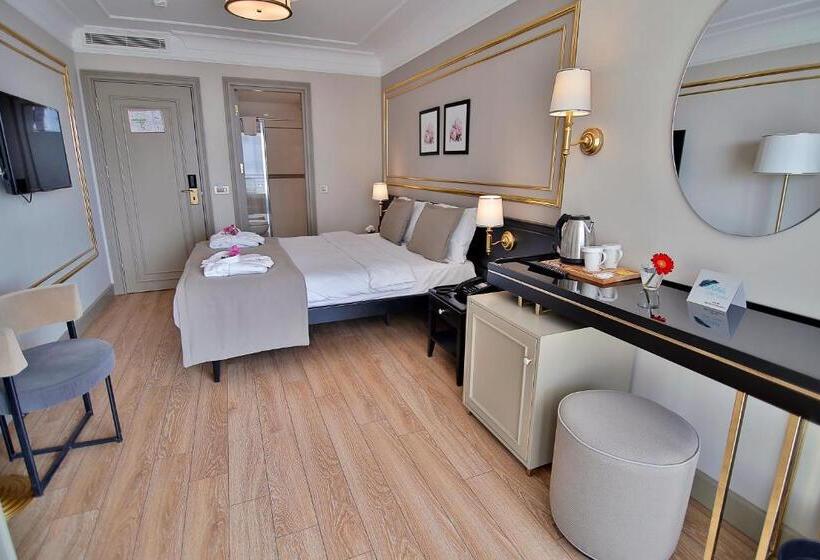 اتاق لوکس با چشم‌انداز دریا, Reo Hotel & Spa