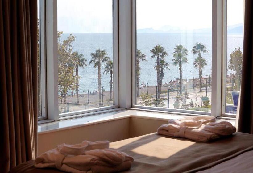 سوییت با چشم‌انداز دریا, Reo Hotel & Spa