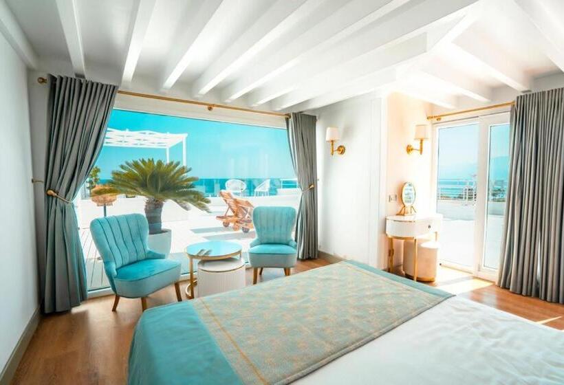 Deluxe Suite King Bed, Reo Hotel & Spa