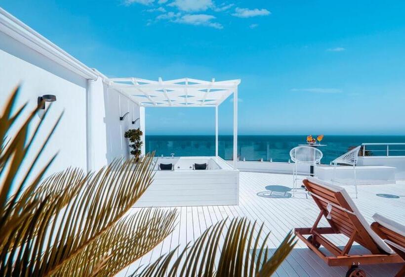 Deluxe Suite King Bed, Reo Hotel & Spa