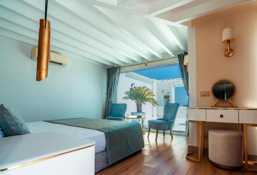 Deluxe Suite King Bed, Reo Hotel & Spa