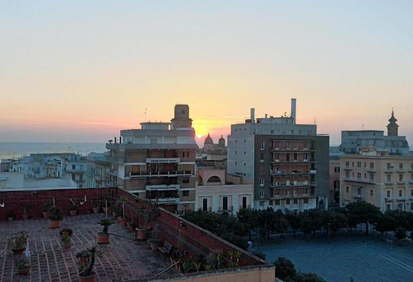 海景标准间带阳台, Vistamare House