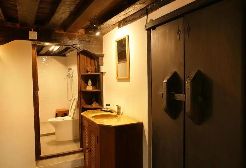اتاق استاندارد, Newa Chen Historic House Unesco