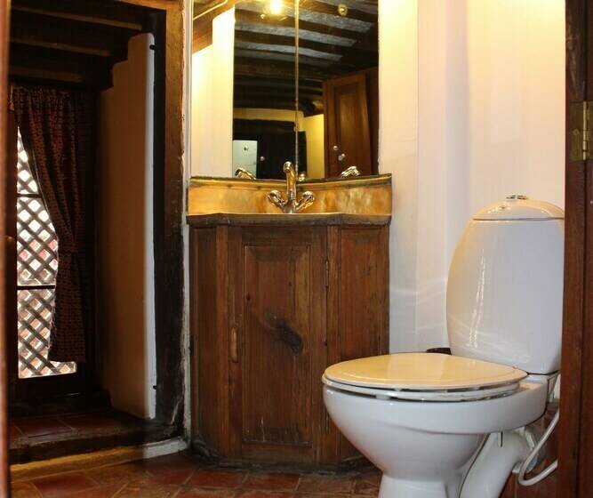 اتاق استاندارد, Newa Chen Historic House Unesco