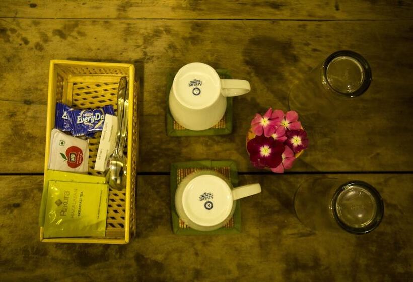 اتاق لوکس سه تخته, Heranya La:ku