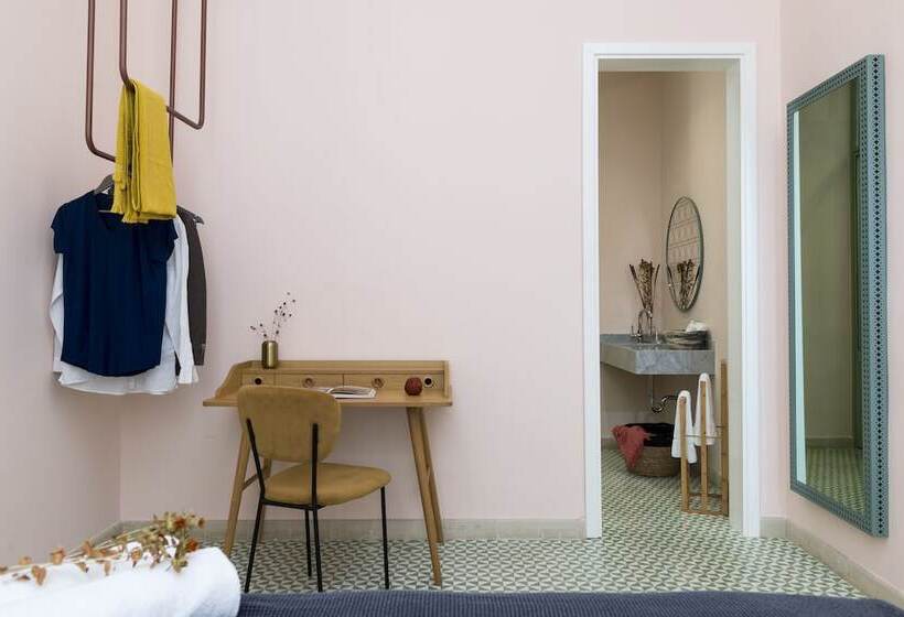 اتاق استاندارد با چشمانداز, Lost