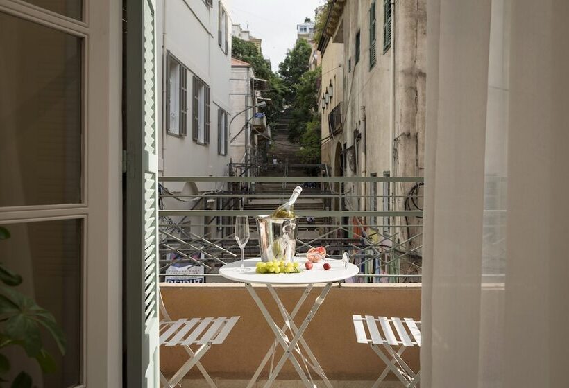 اتاق استاندارد با بالکن, Lost