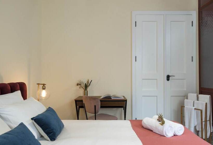 اتاق استاندارد با بالکن, Lost