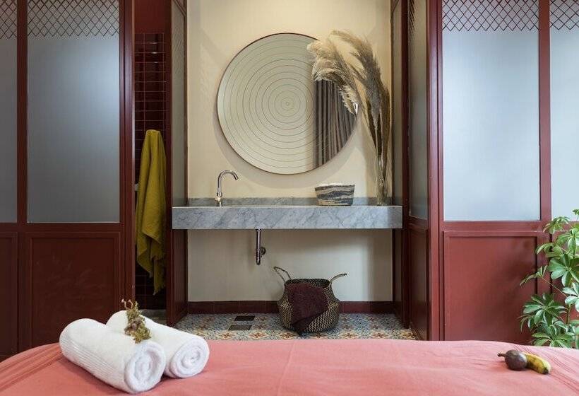 اتاق استاندارد با بالکن, Lost