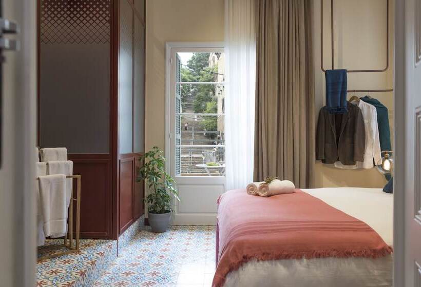 اتاق استاندارد با بالکن, Lost