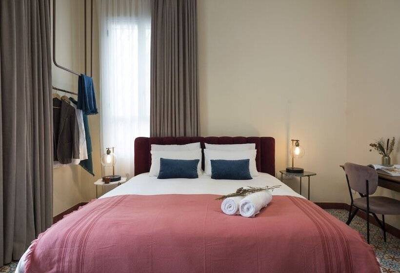 اتاق استاندارد با بالکن, Lost