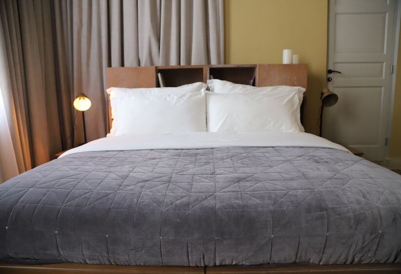 اتاق لوکس, Lost