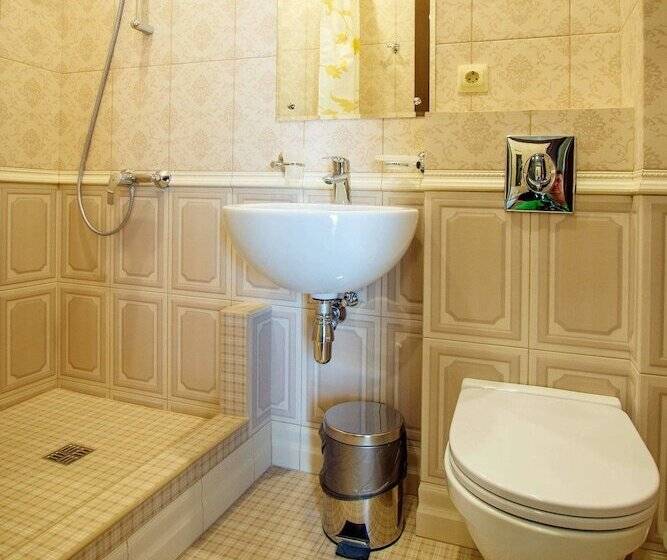 اتاق استاندارد, Mari