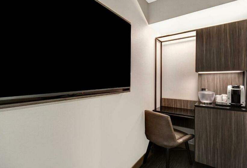 带大床的高级房间, Springhill Suites By Marriott New York Midtown Manhattan/park Ave