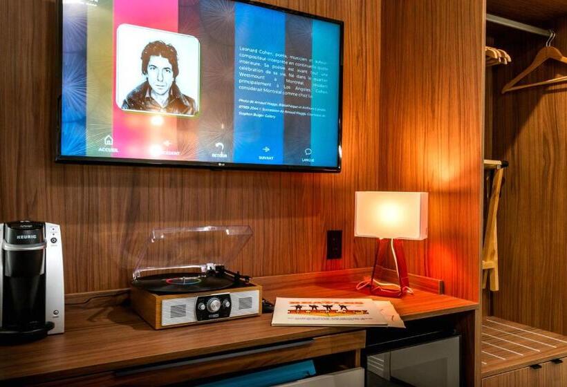 带大床的标准间, Uville Montreal