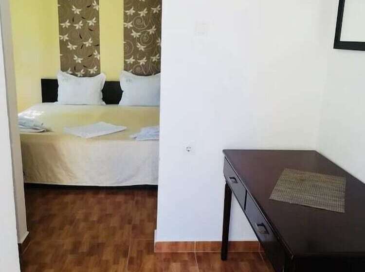 غرفة كومفورت ثلاثية, Perla