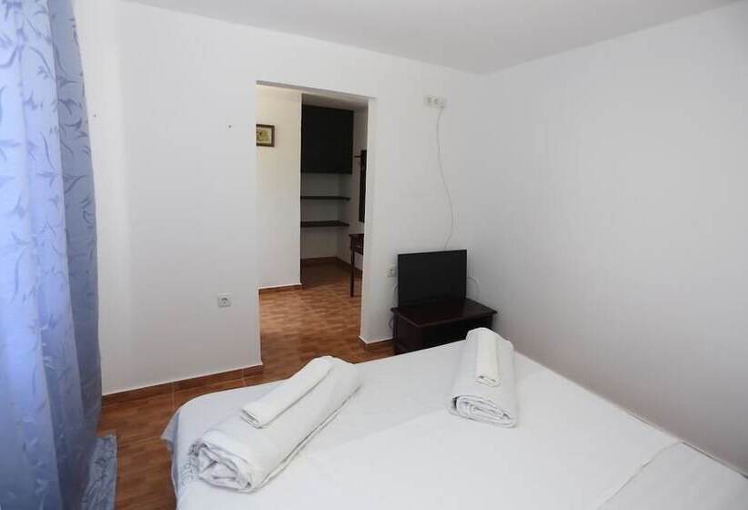 غرفة كومفورت ثلاثية, Perla