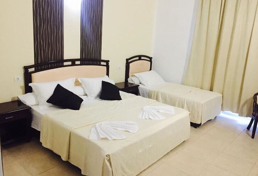 غرفة كومفورت ثلاثية, Perla