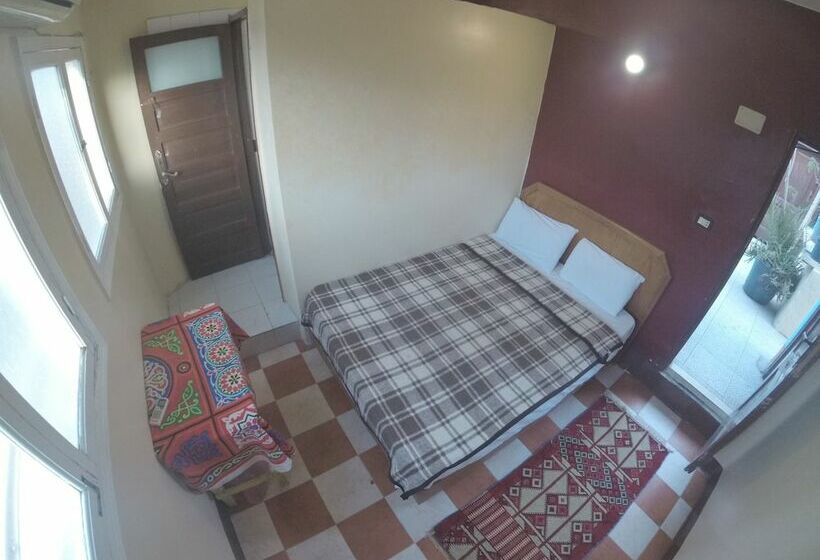 اتاق استاندارد یک تخته با سرویس بهداشتی مشترک, Dahab Hostel