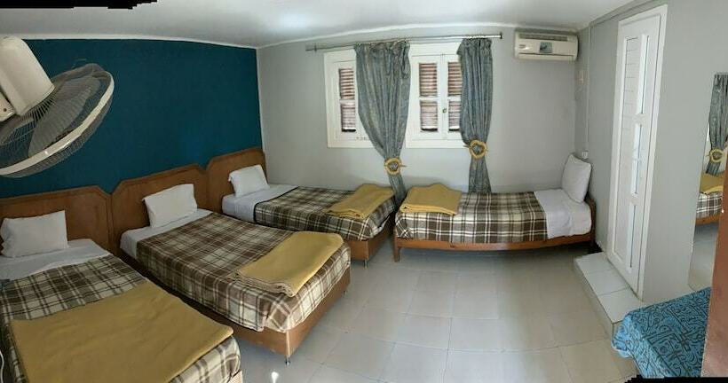 اتاق استاندارد چهارنفره با سرویس بهداشتی مشترک, Dahab Hostel