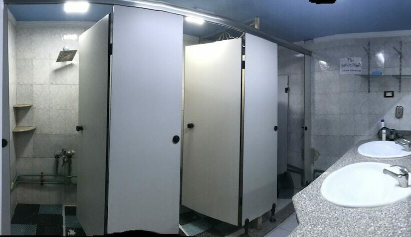 اتاق استاندارد چهارنفره با سرویس بهداشتی مشترک, Dahab Hostel