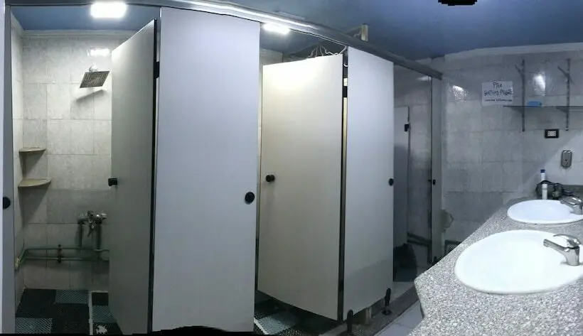 اتاق استاندارد چهارنفره با سرویس بهداشتی مشترک, Dahab Hostel