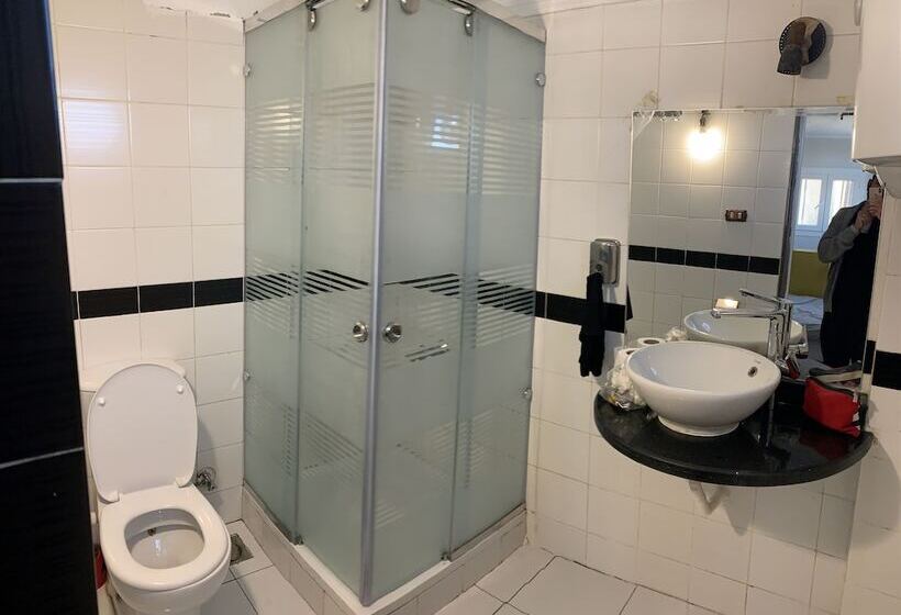 اتاق استاندارد سه نفره, Dahab Hostel